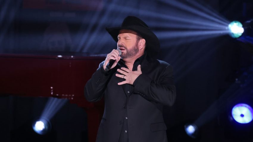 Garth Brooks Gettyimages 2101068669